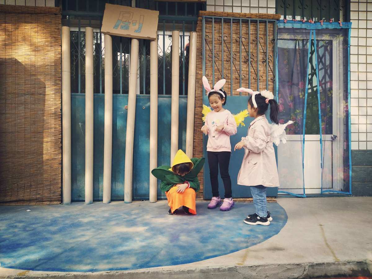 幼儿角色游戏鞋店图片_幼儿角色游戏观察记录_幼儿园开展角色游戏