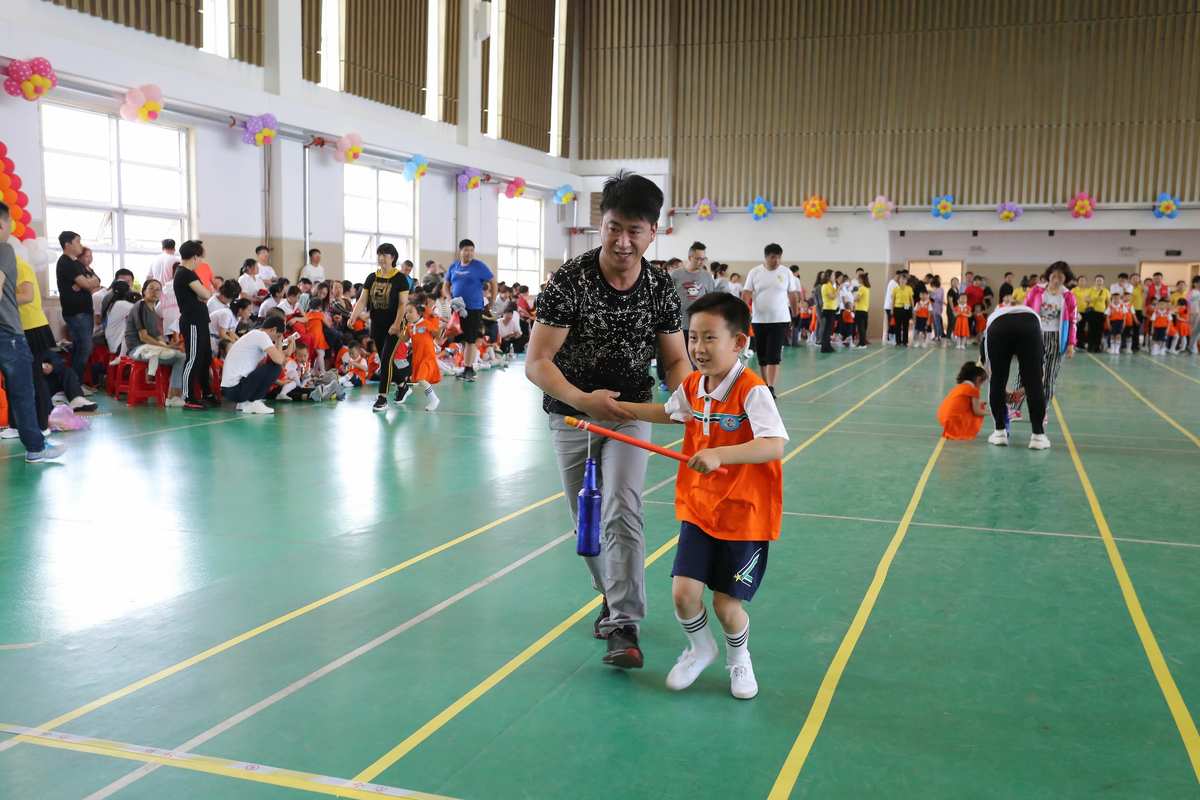 亲子游戏盛夏乐，欢声笑语乐无边