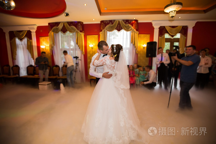 世纪婚礼纪录片_17世纪法国婚礼_世纪婚礼背后的故事