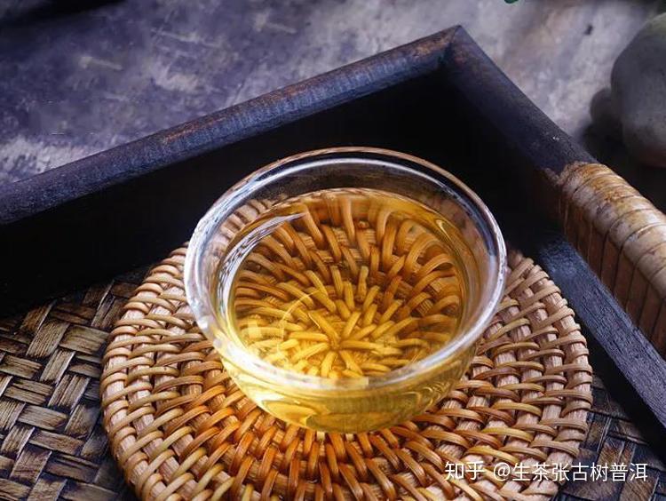 香气四溢，农村新烧包谷成亮丽风景线