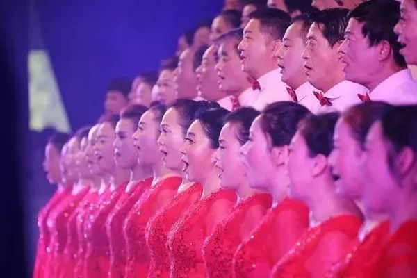 身边歌曲歌词_我想在你的身边是什么歌_身边这首歌的歌词
