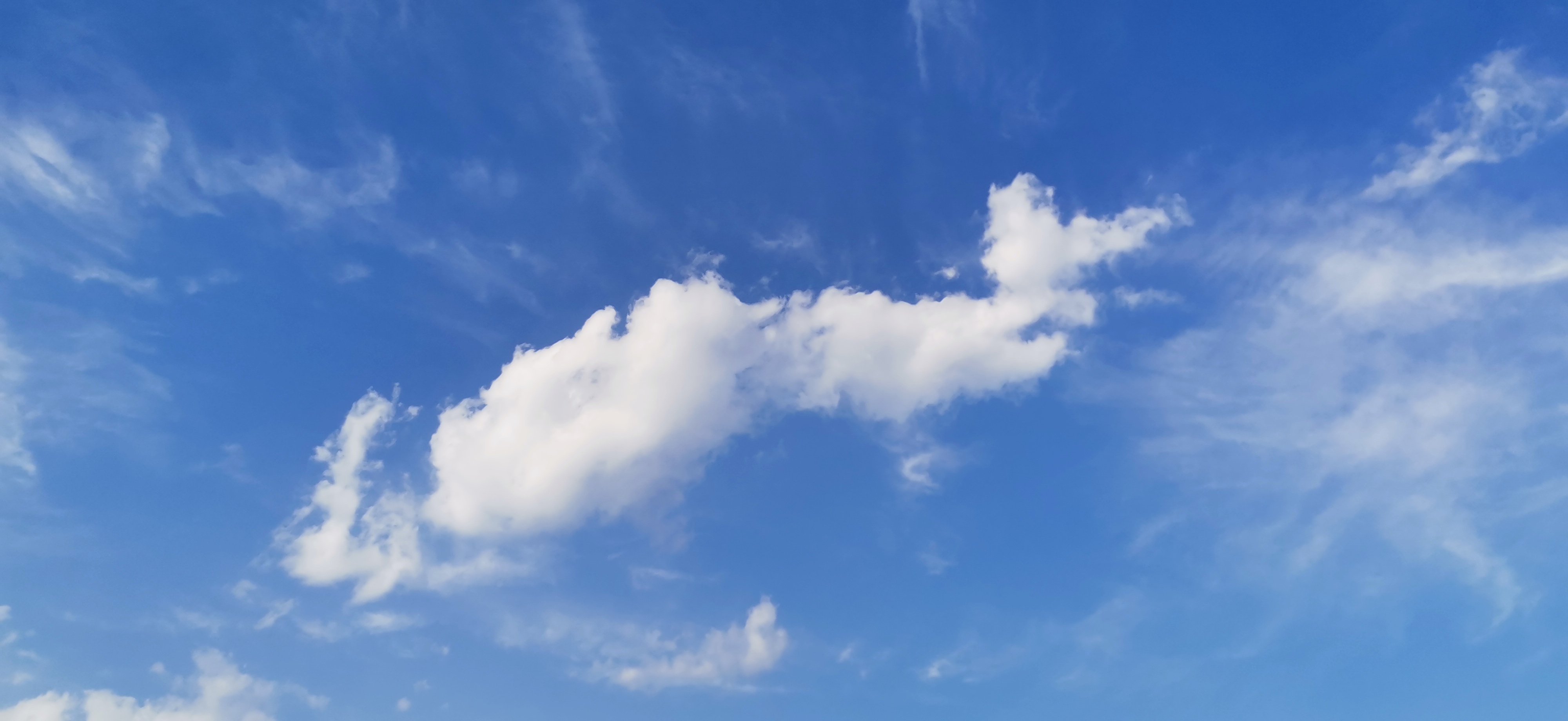 天空蔚蓝色首歌是什么歌曲_天空是蔚蓝色是哪首歌_天空蔚蓝色首歌是什么歌