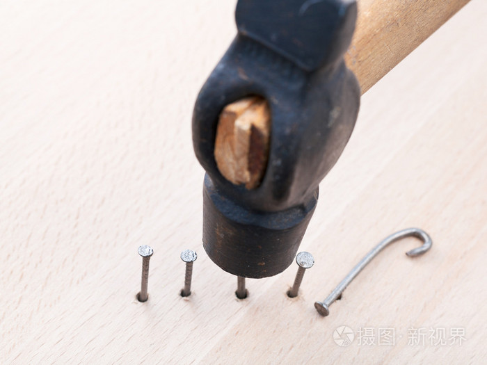 钉子游戏怎么玩步骤_钉钉子手机游戏_钉子游戏怎么打开盒子