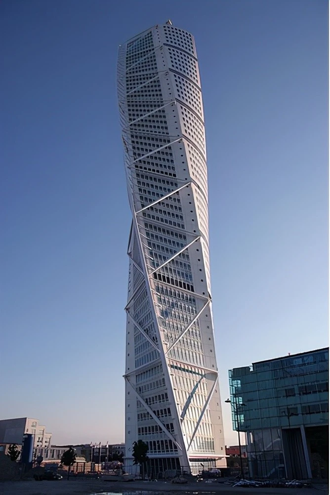 高楼运营手机游戏_高楼搭建游戏_建造高楼的游戏