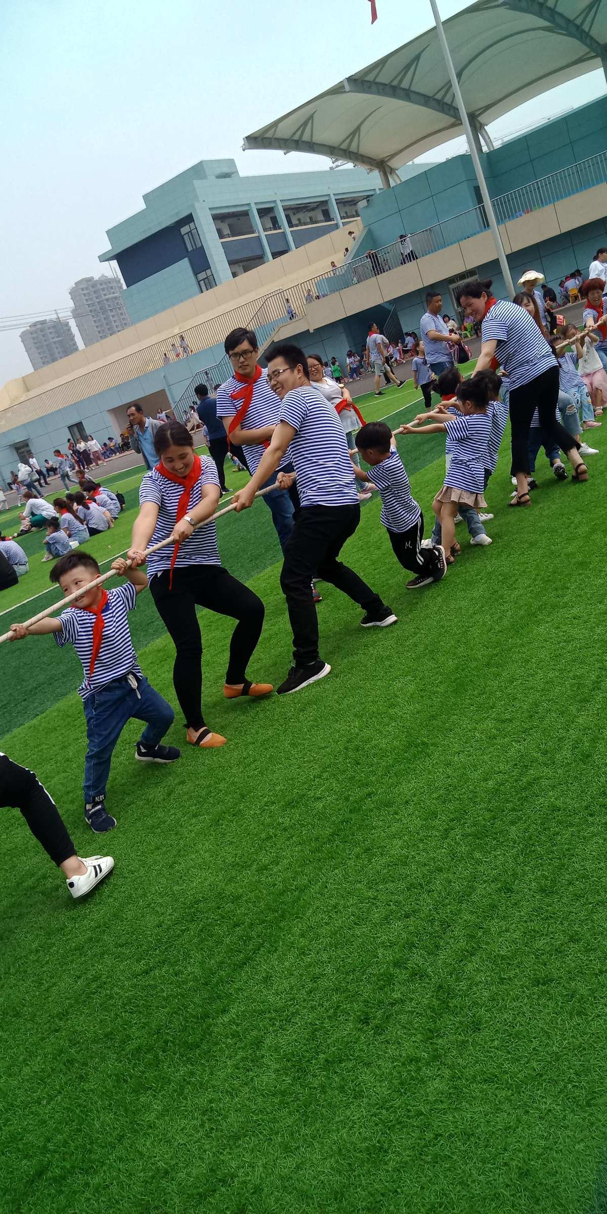爸爸回来了的游戏_爸爸回家游戏有手机版嘛_电影爸爸回家