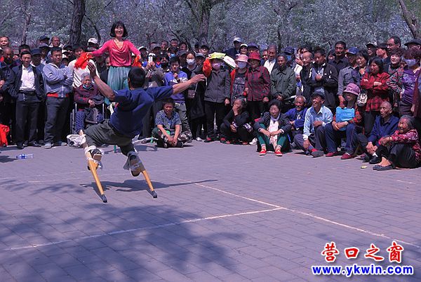 弹跳高跷怎么玩_高跷大师手机游戏_大师高跷手机游戏怎么玩