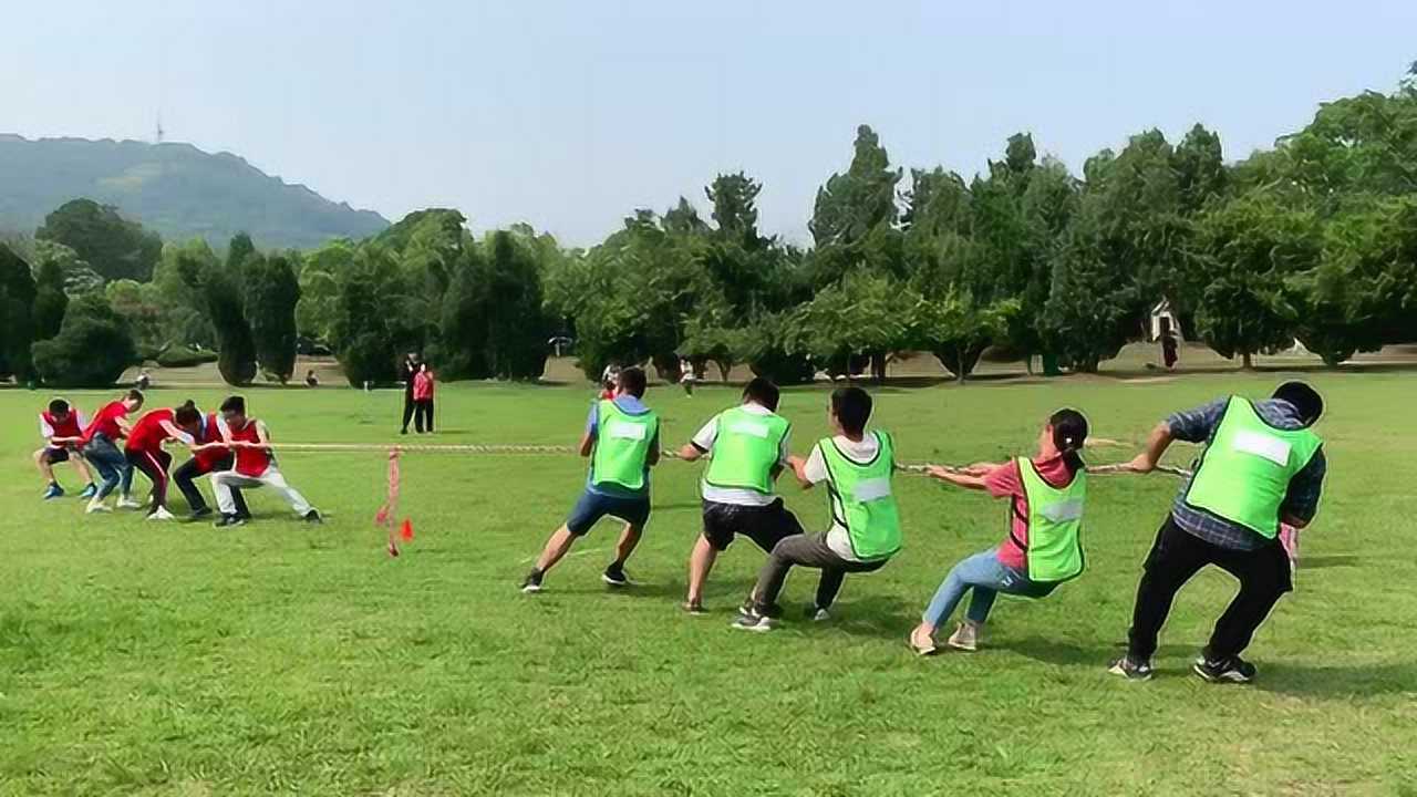 拔河类手机游戏-谁是拔河王者？两款热门游戏大对决