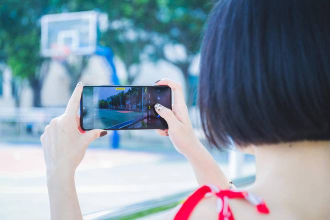 s10手机vivo多少钱-揭秘s10手机vivo：外观高贵内