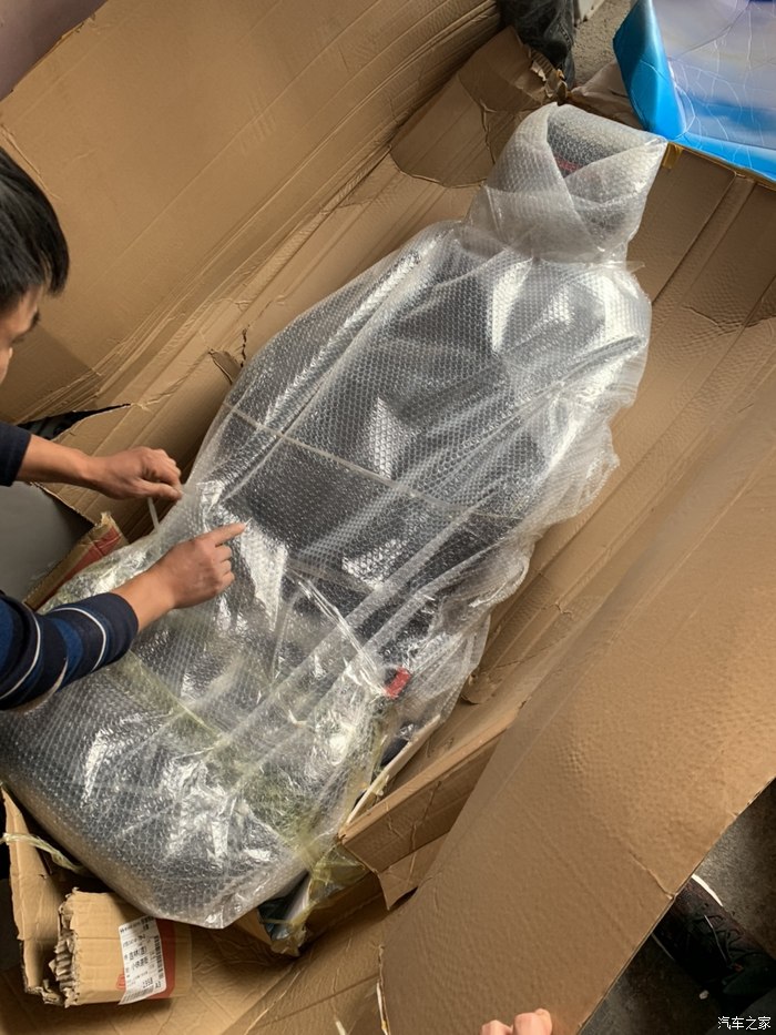 打游戏手机总发烫怎么办_烫头玩手机_烫发过程能玩手机吗