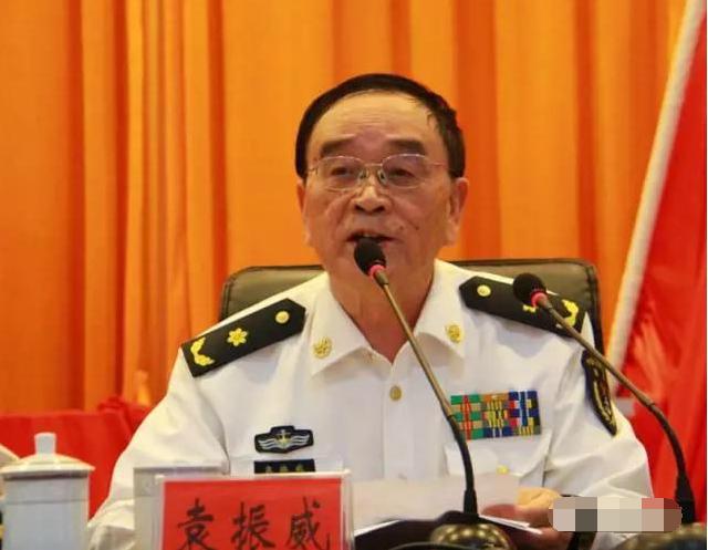 兵哥哥为啥不能玩手机游戏_兵哥哥不能玩手机_兵哥哥能玩手机吗