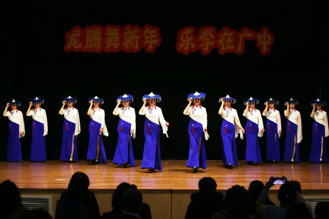 月经不来是什么原因_月经量少颜色黑褐色是什么原因_8月29