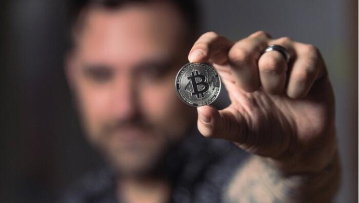 比特币游戏最火推荐手机_比特币玩什么游戏才有_比特币网络游戏