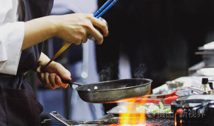 恶魔厨房手机游戏-挑战恶魔，烹饪创意美食，体验独特游戏乐趣