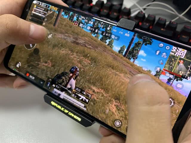 rog 2游戏手机的视频-ROG2 游戏手机：视觉盛宴与舒适