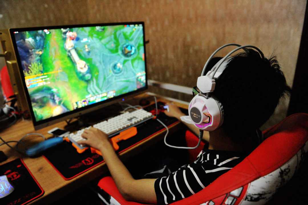 手机游戏闪退是什么原因造成的_手机游戏手柄_s手机 游戏