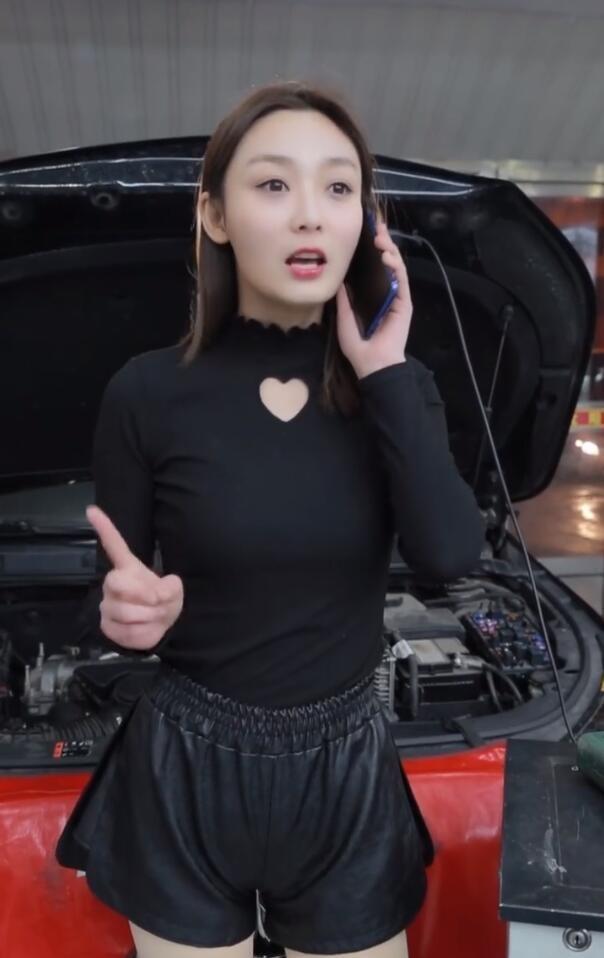 抖音女孩玩叫手机游戏视频_抖音女孩玩叫手机游戏叫什么_抖音女孩玩手机游戏叫什么