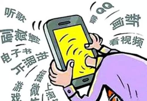 初中生玩手机游戏的坏处_初中生玩手机好吗_初中生玩手机游戏的危害