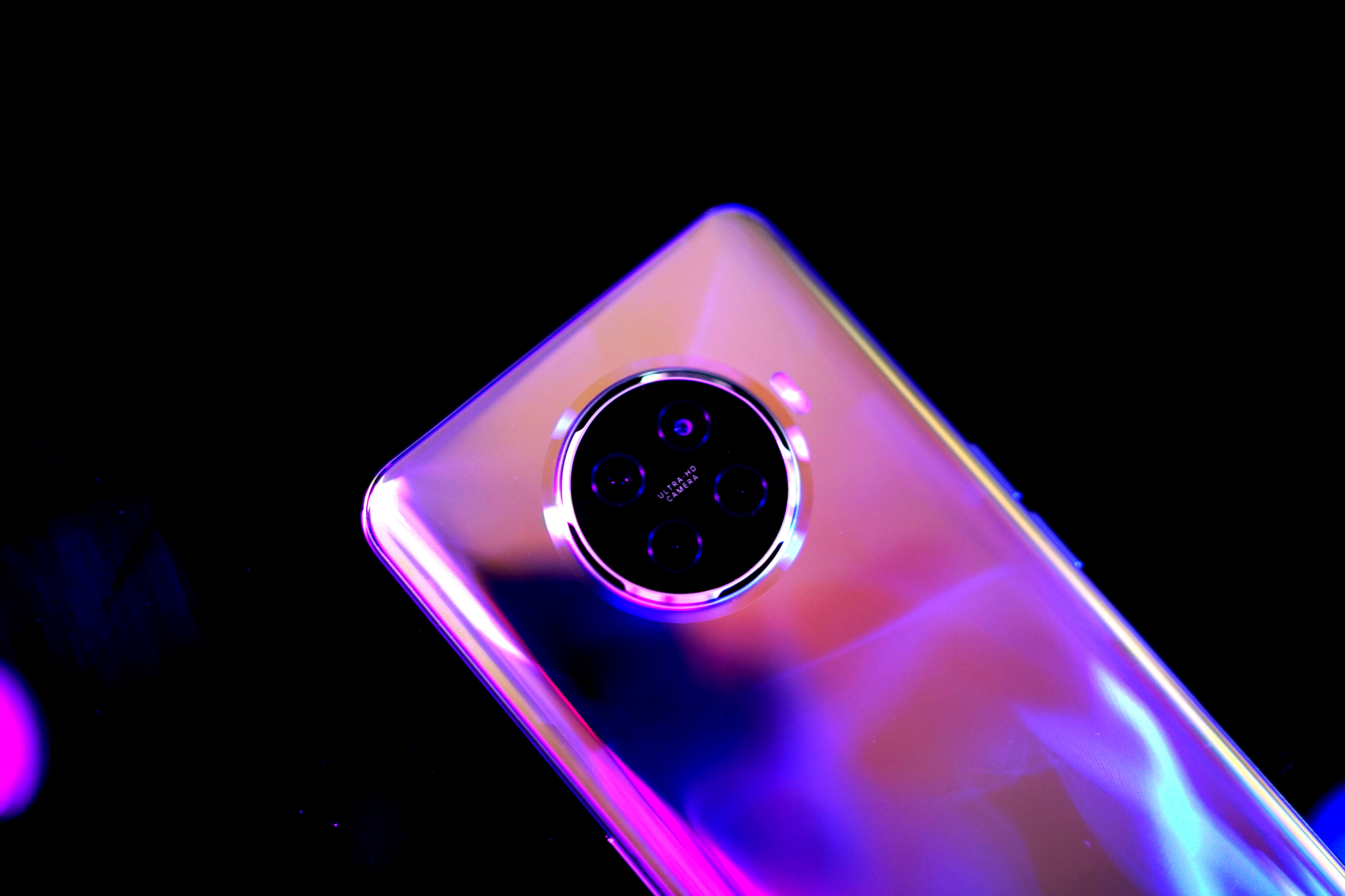 打游戏手机oppo-Oppo 手机：游戏神器，流畅体验，超强
