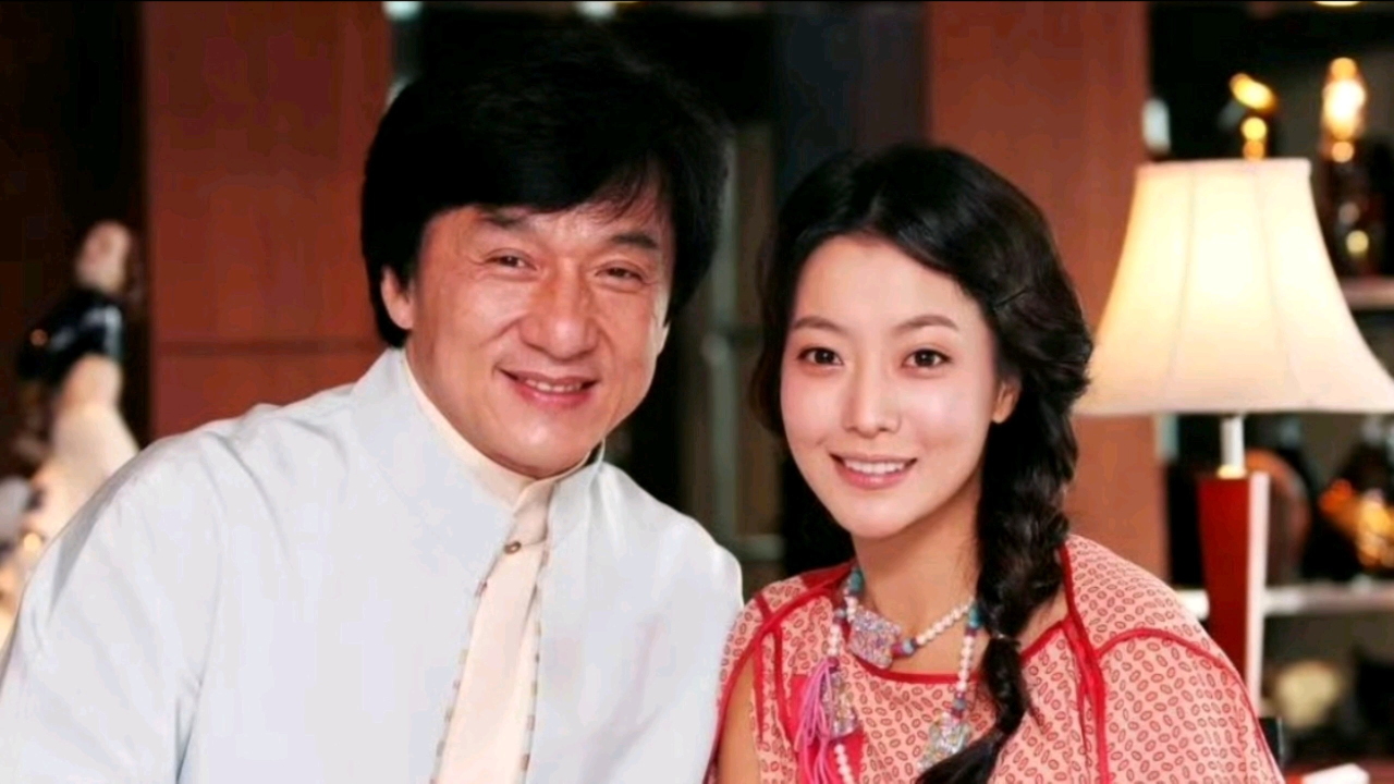 成龙代言过手机游戏嘛_成龙曾经代言过的游戏手机_成龙代言游戏