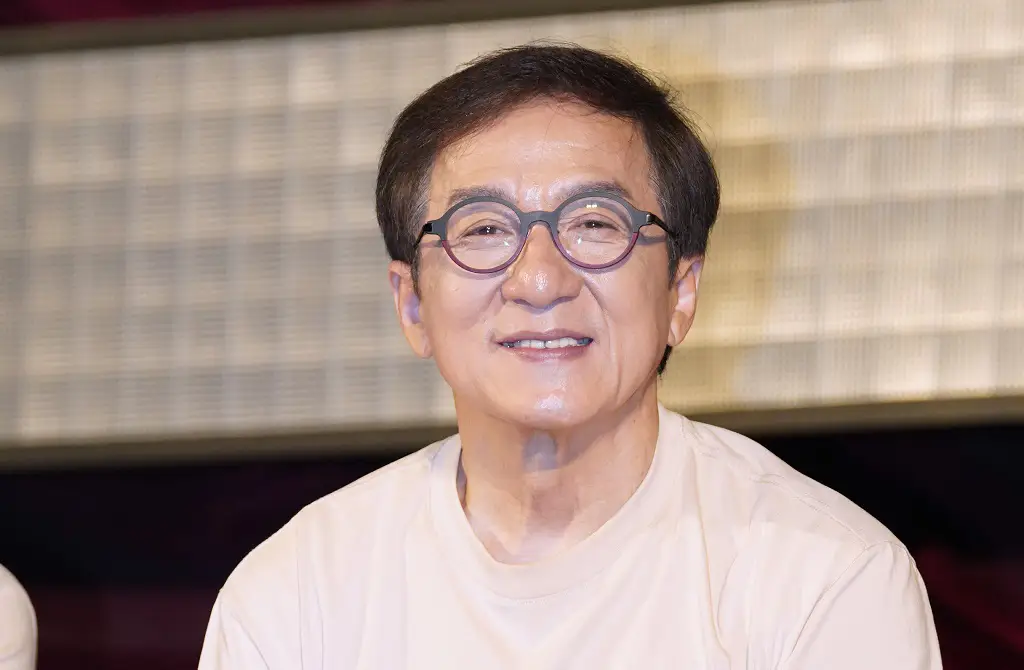 成龙曾经代言过的游戏手机_成龙代言游戏_成龙代言过手机游戏嘛