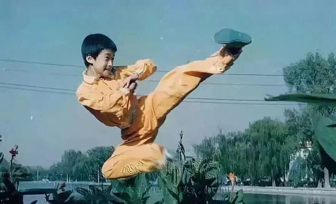 少林足球国语版免费观看-免费观看少林足球国语版，周星驰搞笑与