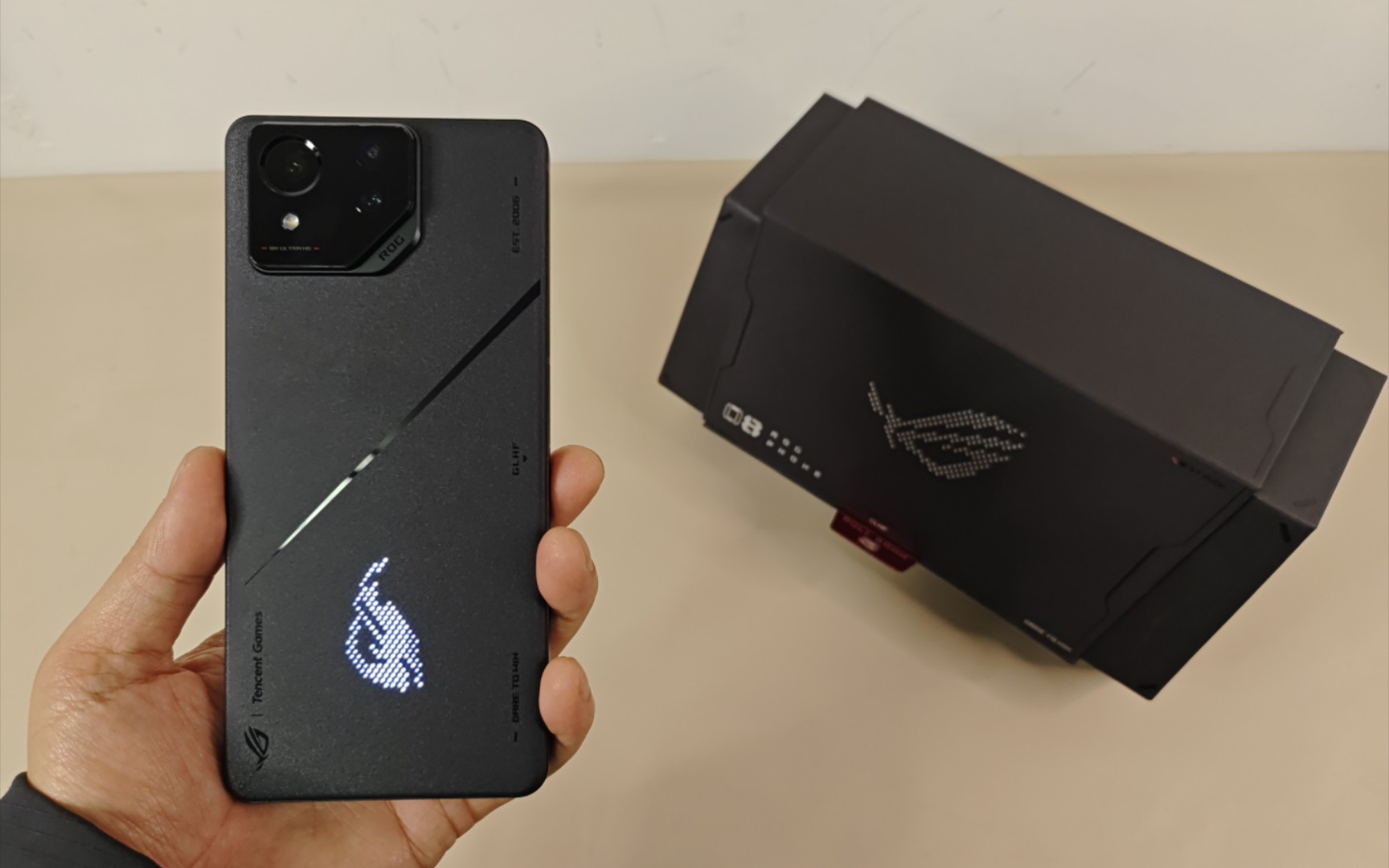 打游戏自拍什么手机_2021年游戏拍照手机_rog游戏手机自拍
