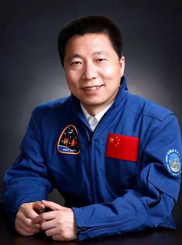 神舟号是载人航天试验飞船吗_神舟号航天员是谁_神舟七号的航天员是谁