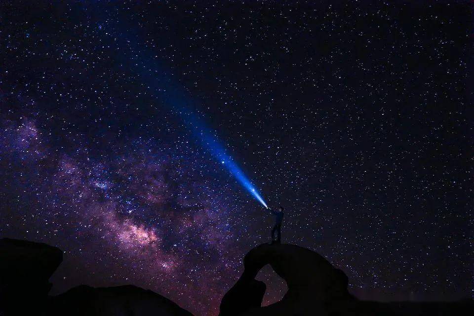 夜班手机游戏_跟晚班一样的手机游戏_晚班游戏最好结局攻略