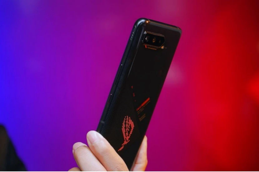 rog游戏手机能用电信卡不_插卡游戏手机玩_rog游戏手机插卡